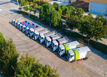 湖北凯力专汽 13台 环卫车齐发车