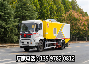 东风天锦后置吸尘车